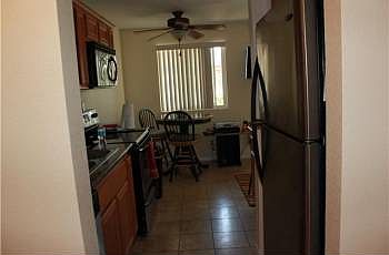 4th image of 930 Peach Ave Unit 18