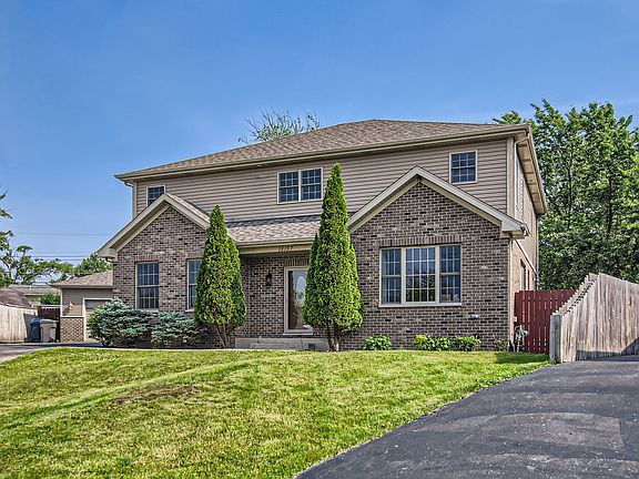 4th image of 15157 Hilltop Ct