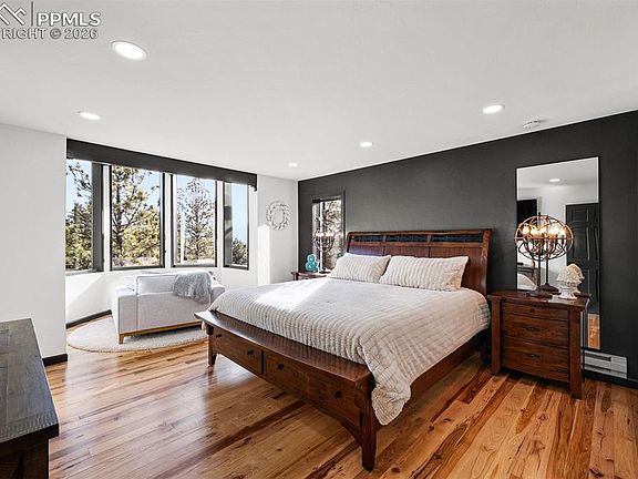 5th image of 17395 Caribou Dr E