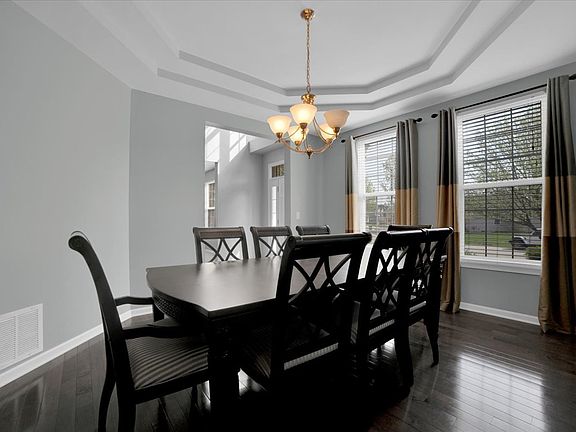 5th image of 25322 Balmoral Dr