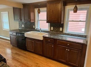 10 Westshore Dr, Coventry, RI 02816