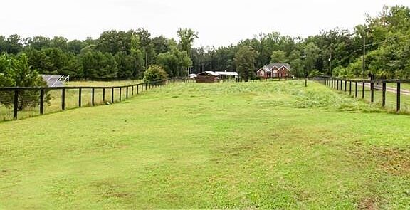 3rd image of 468 Sweetwater Church Rd