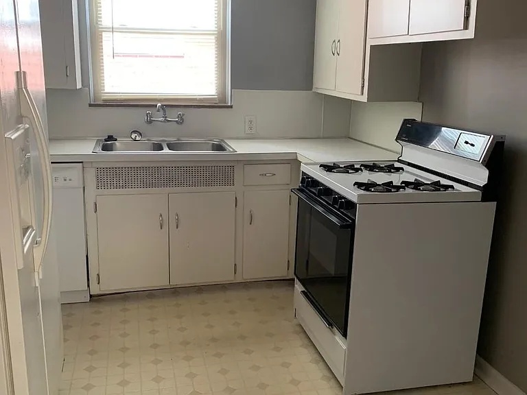 1796 Northwest Blvd #B — Photo 5