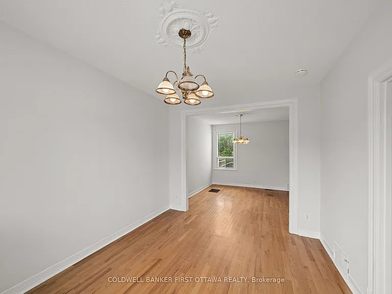 176 Rochester St — Photo 8