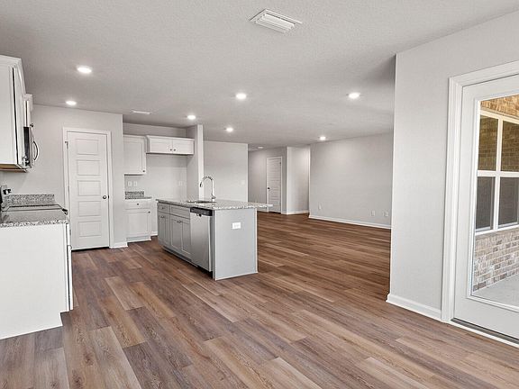 5th image of 212 Magnolia Farms Dr