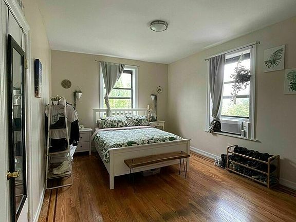 2nd image of 535 Parkside Ave #3R