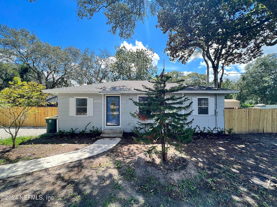 1st image of 12164 VERSAILLES Street