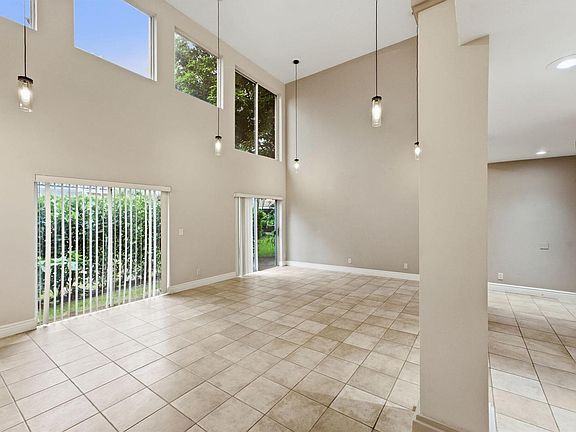 5th image of 11375 Lakeview Dr