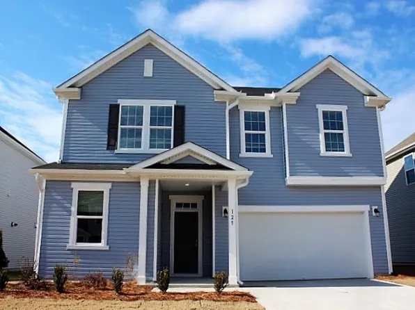 125 Willow Grove Ln, Fuquay Varina, NC 27526