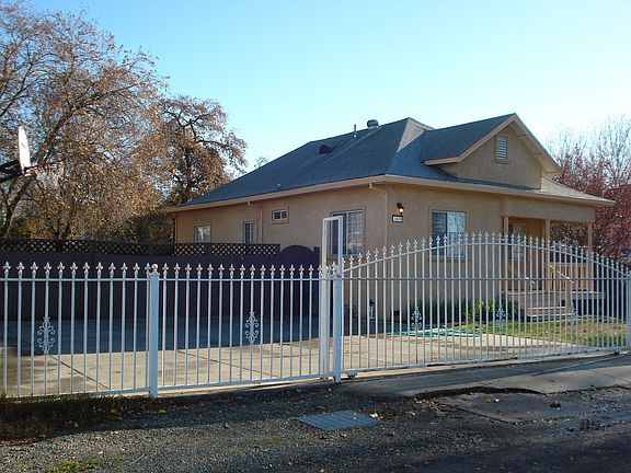 Huge front driveway