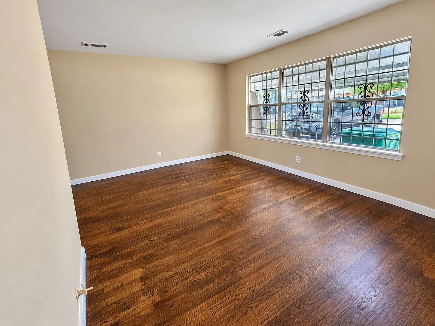 3 bed, 2.0 bath, 1766 sqft, $1,795 — Photo 3