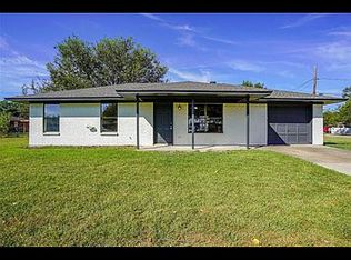 301 S 1st St, Sanger, TX 76266