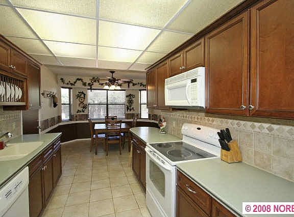 Gorgeous! Updated NEW kitchen