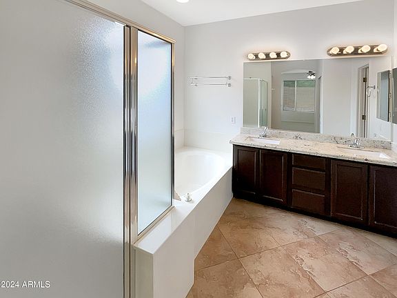 5th image of 2811 S SEAN Drive