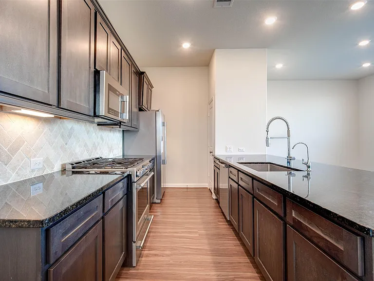 22746 Sutherland Bend Ln — Photo 9