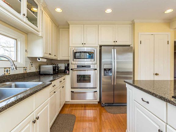 5th image of 12352 N Fox Den Dr