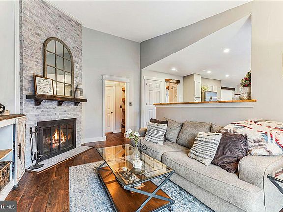 4th image of 34 Quail Hollow Dr