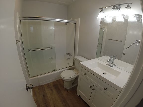 4th image of 542 1/2 S Hobart Blvd #C