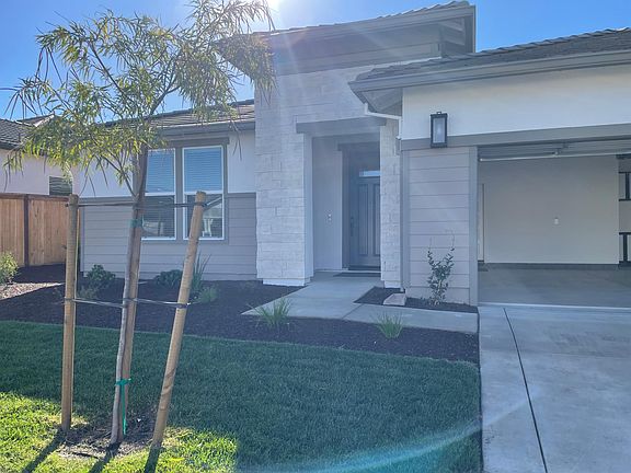 2nd image of 4711 Royal Lily Ave