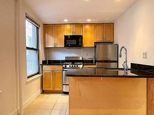 1st image of 359 E 19th St #2R