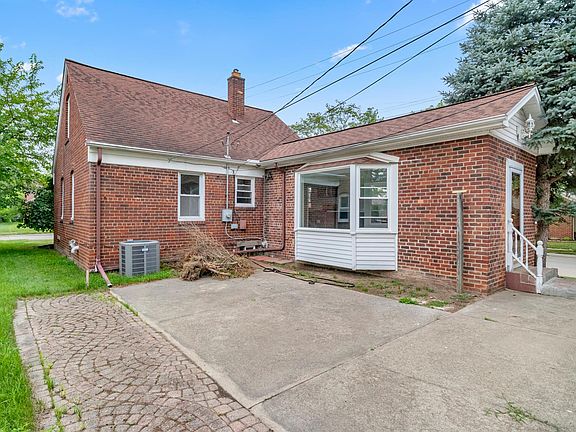 5th image of 460 N Franklin St