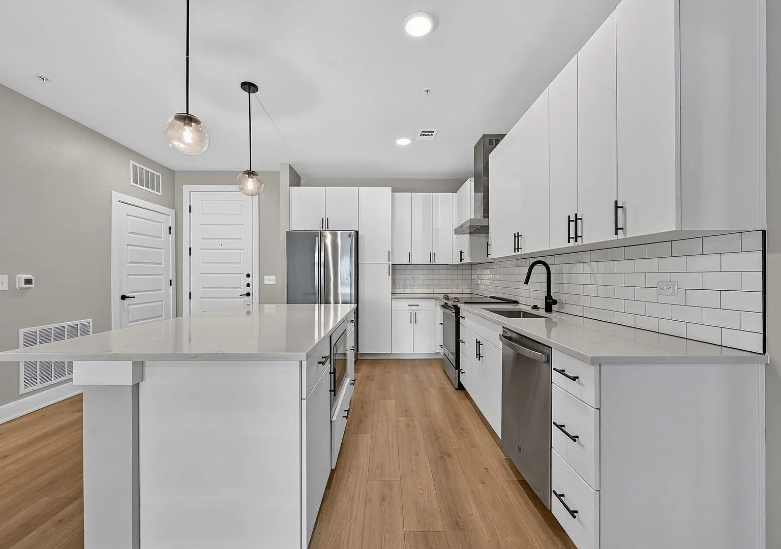 East Austin 2 bedroom Condo w/ Fenced In Yard! — Photo 3