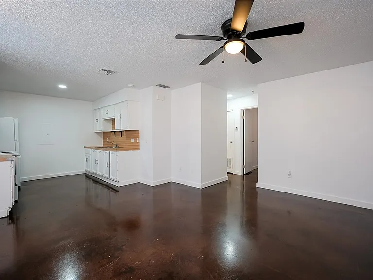 6641 Rhine Dr #B — Photo 2