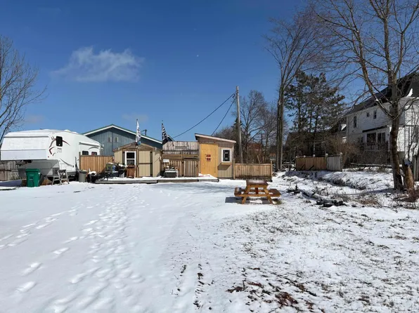 146 Edward St, New Glasgow, NS B2H 4V4