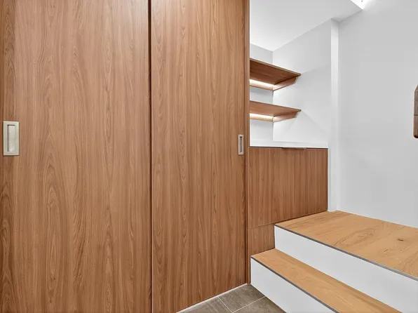 31 Bayview Avenue image 25 of 37