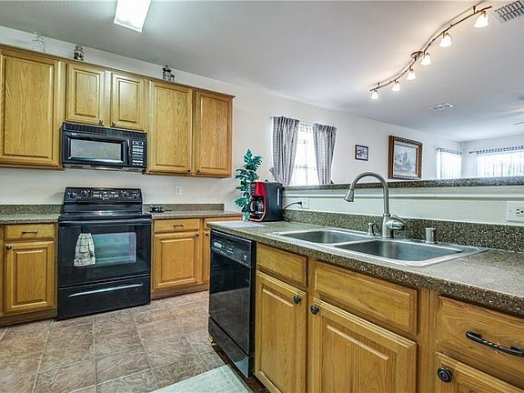 4th image of 1526 Creek Springs Dr
