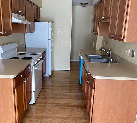 2nd image of 24608 Primrose Ln