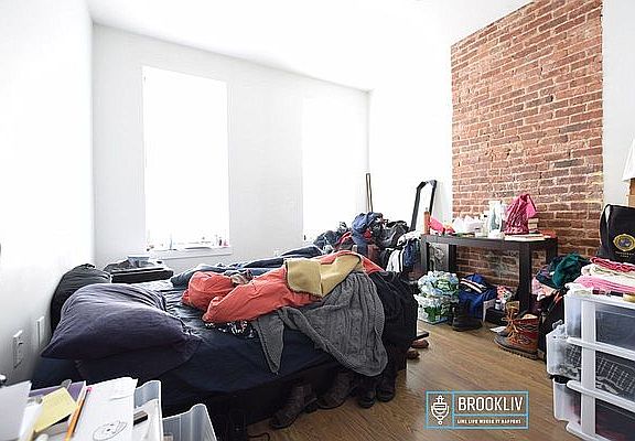 3rd image of 1430 Putnam Ave APT 1L