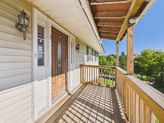 3rd image of 3 Maple Avenue