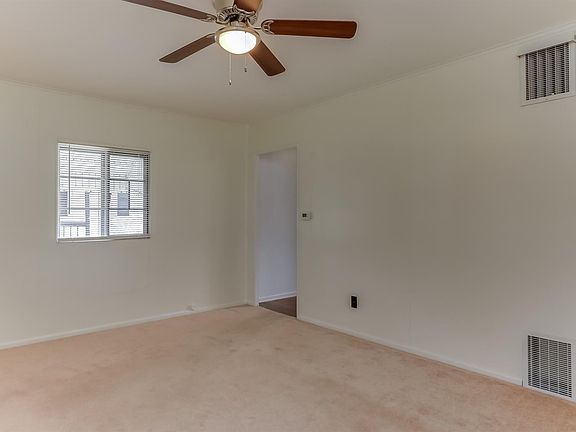 5th image of 942 Marcellus Dr