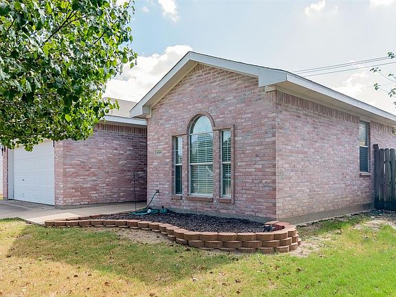 3rd image of 4509 Badlands Dr