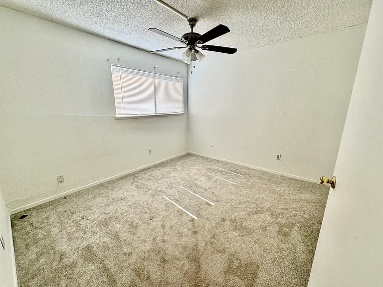 2710 E St #4 — Photo 11