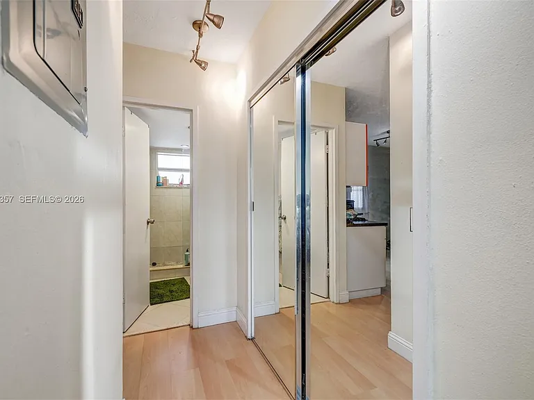 1300 Lincoln Rd #B402 — Photo 18