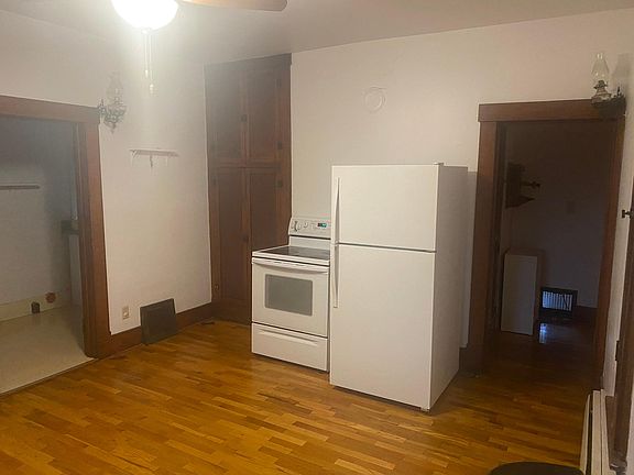 3rd image of 1136 Avenue K