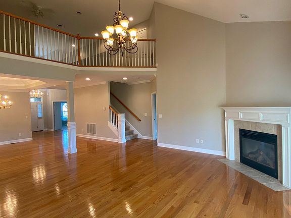 5th image of 1120 Waterbrooke Ln