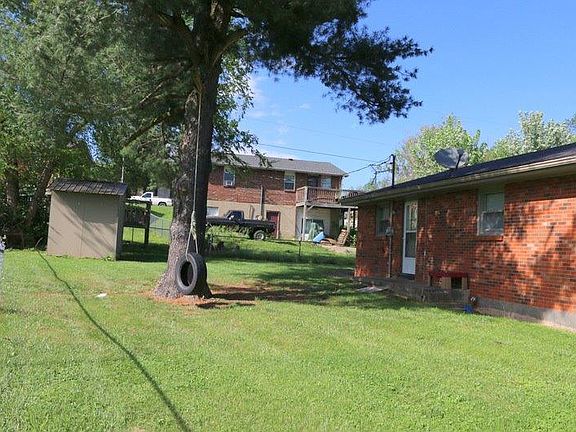 5th image of 583 S Magnolia Dr