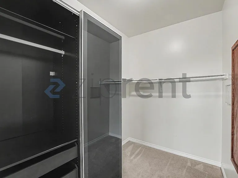 12042 Hart St #5 — Photo 15