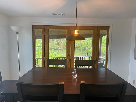3rd image of 105 Ayr Hill Ave NE APT 2