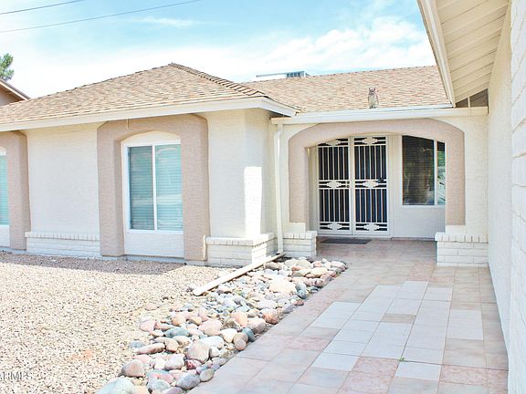 2nd image of 2385 Leisure World --