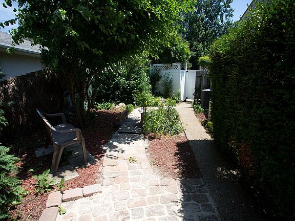 5th image of 3884 Bickley Pl