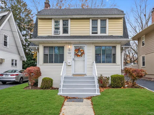 100 Nassau Avenue, Malverne, NY 11565