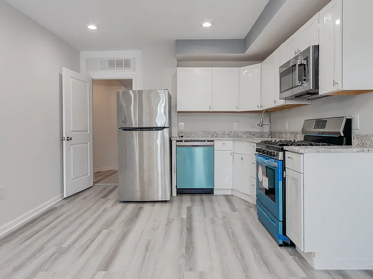 489 E Church St #B — Photo 1