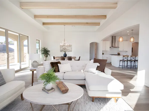 29 Confianza St, Los Alamos, NM 87544