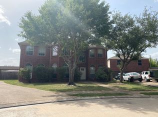 10102 Elder Mill Ln, Sugar Land, TX 77498