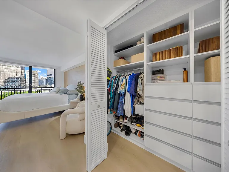 540 Brickell Key Dr #809 — Photo 14