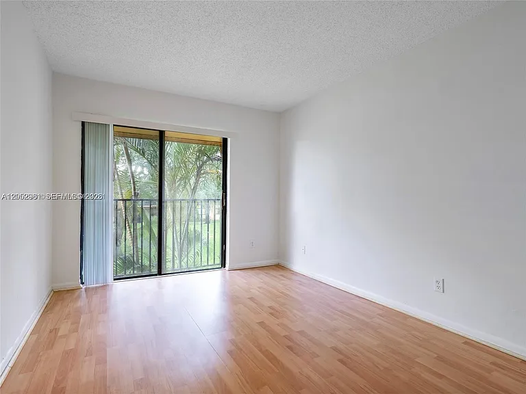 5801 Washington St #10 — Photo 17